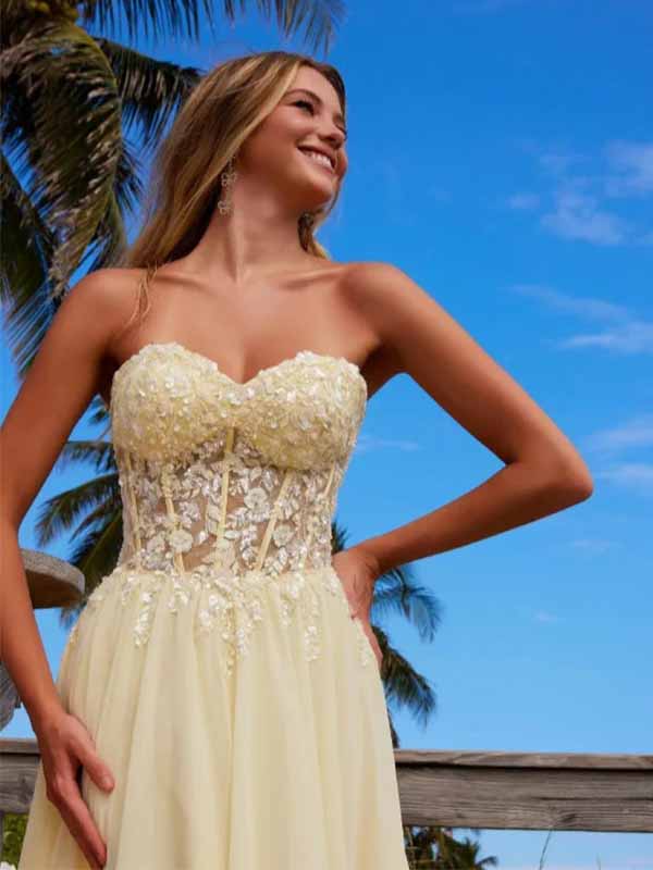 Gorgeous Tulle Beige Sweetheart Strapless Lace Appliques A-line Long Prom Dress